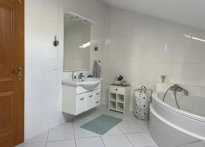 Dachwohnung Mit Blick Auf Den Wagenberg Διαμέρισμα