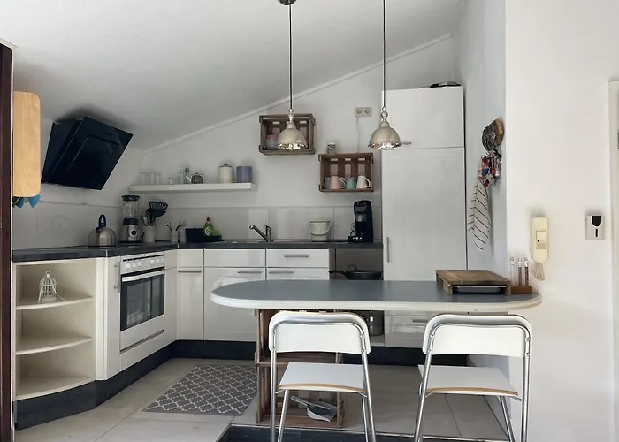 Dachwohnung Mit Blick Auf Den Wagenberg *